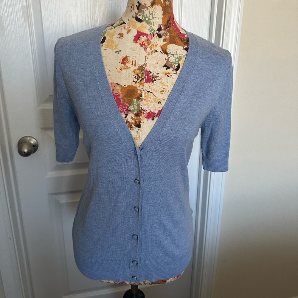 NY&CO - BLUE V-NECK SHORT SLEEVE CARDIGAN SWEATER